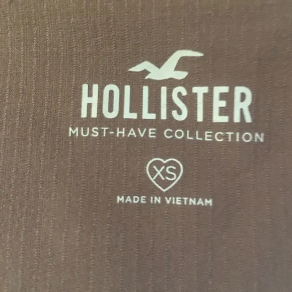 NWOT Fitted Ribbed Baby Tee - Hollister - Picture 4 of 8